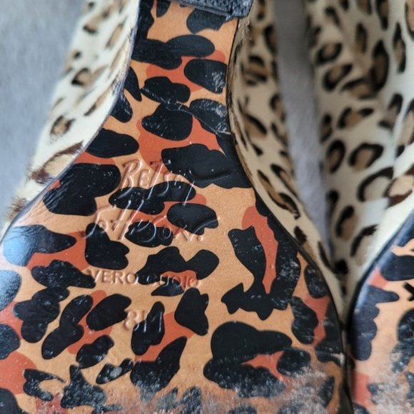 𝅺Betsey Johnson Lien leopard print wedges size 8 - Picture 10 of 10